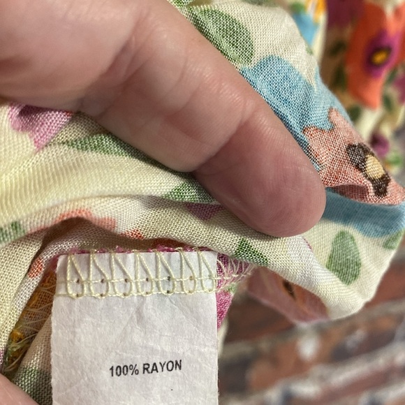 Haptics floral top - Picture 5 of 7